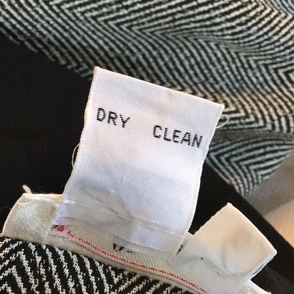 Talbots Vintage 80’s black/white herringbone cropped four button jacket.Size 14. - Picture 9 of 9